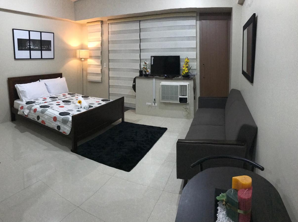 One Palm Tree Apartments Manilla Buitenkant foto